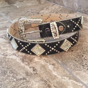 Beautiful black leather crystal belt 💖